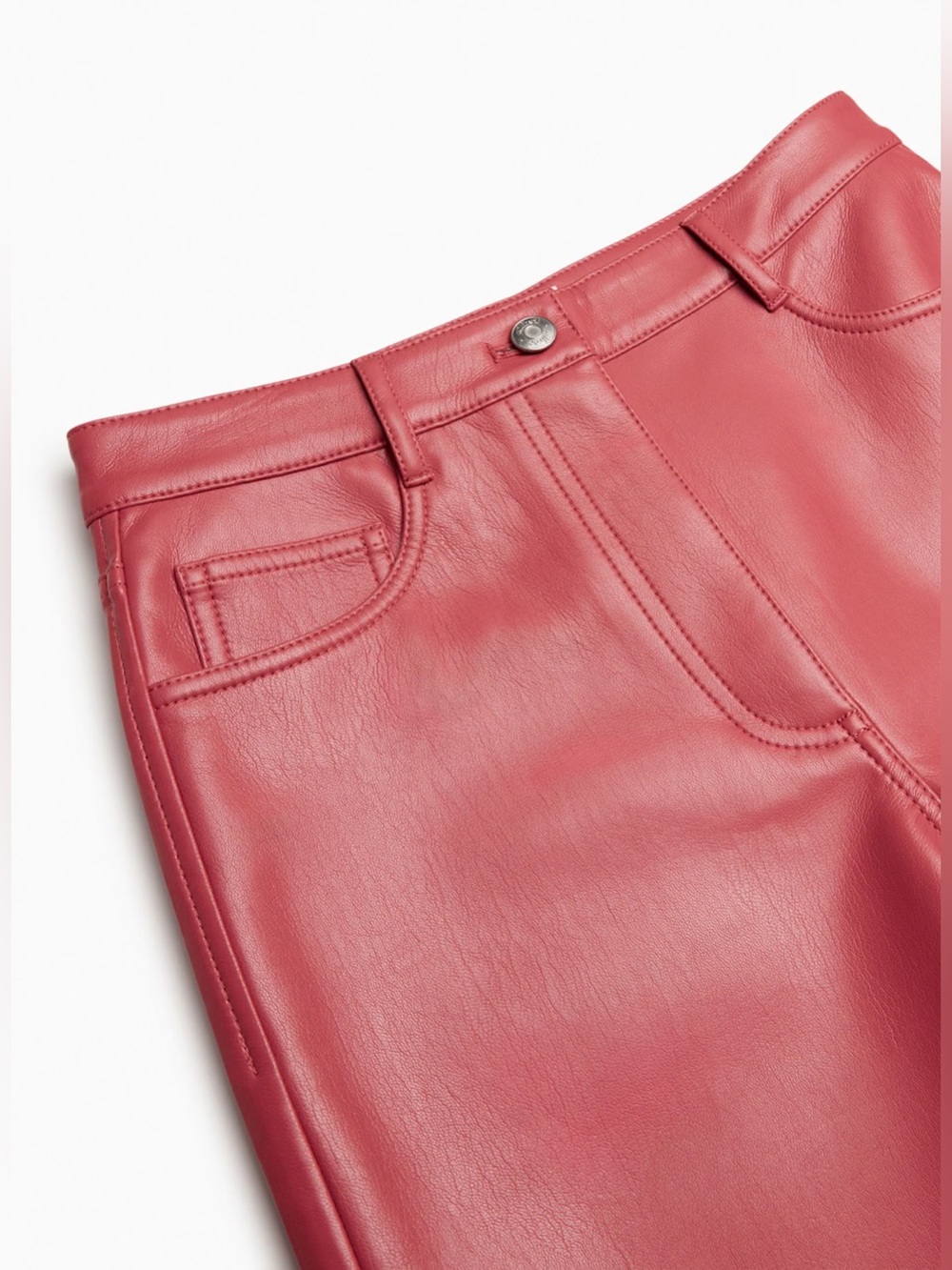 WILFRED (Aritzia) The Melina Faux Leather Pant in Rosy Red. Size 6